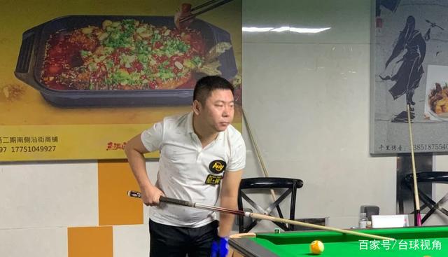 赛后接受采 赛后接受采