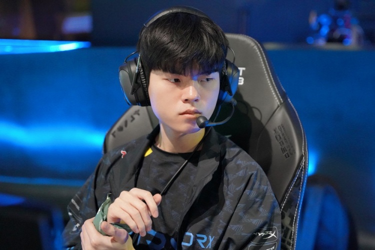 队取得宝贵 队取得宝贵