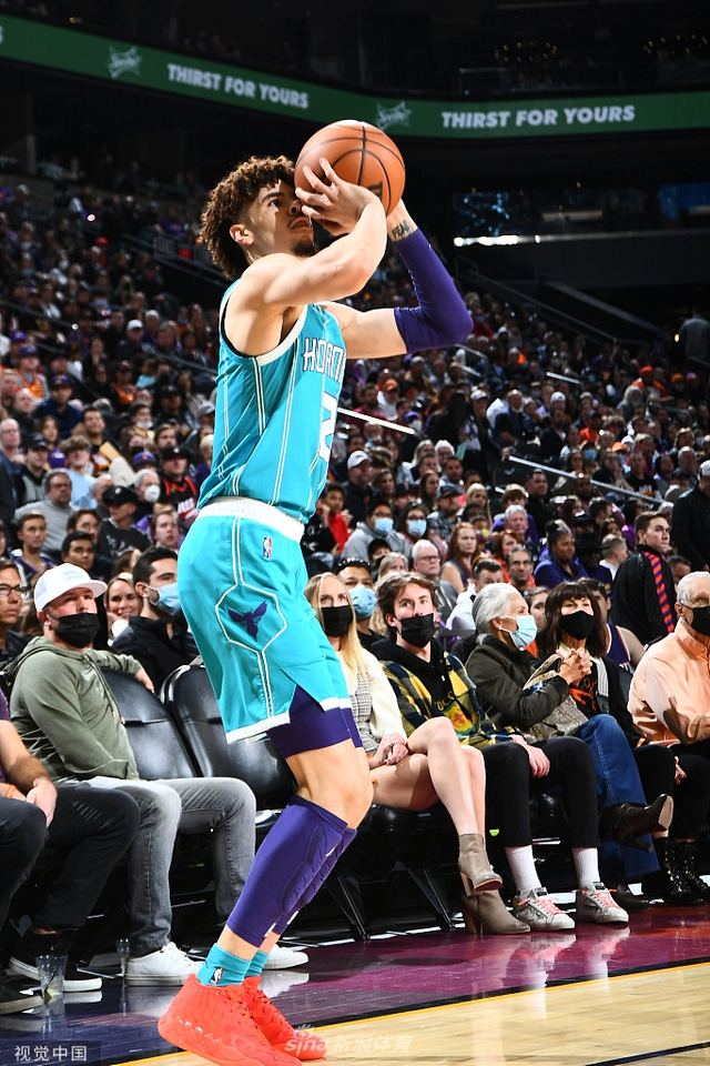 球迷们不仅 球迷们不仅